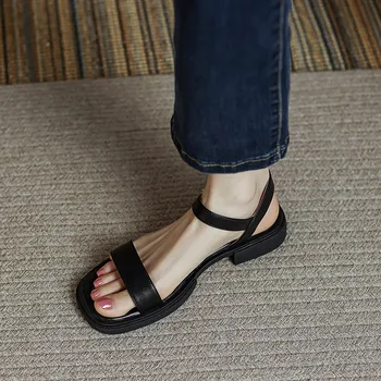 2023 Летние женские босоножки на низком каблуке, базовая офисная женская повседневная уличная обувь из натуральной кожи, женская лаконичная