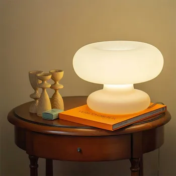 Настольная лампа из французского кремового стекла, Продвинутая творческая атмосфера для девочек, Спальня, Белая настольная лампа, Прикроватная тумбочка для гостиной, Простая настольная лампа