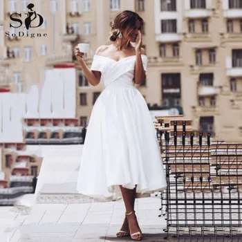 Белое атласное свадебное платье SoDigne 2022, Простые платья Невесты Чайной длины с открытыми плечами, Пляжное Короткое Свадебное платье Большого Размера